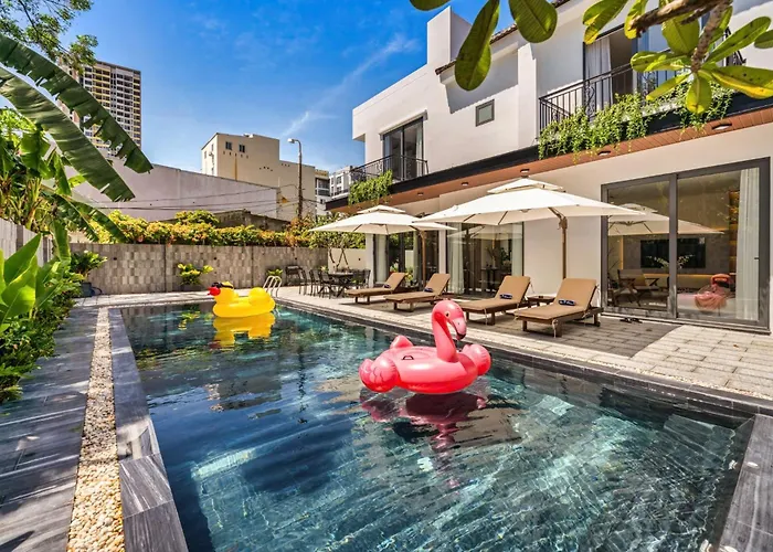 Luxurious 500M Villa, Private Pool, 300M To Beach