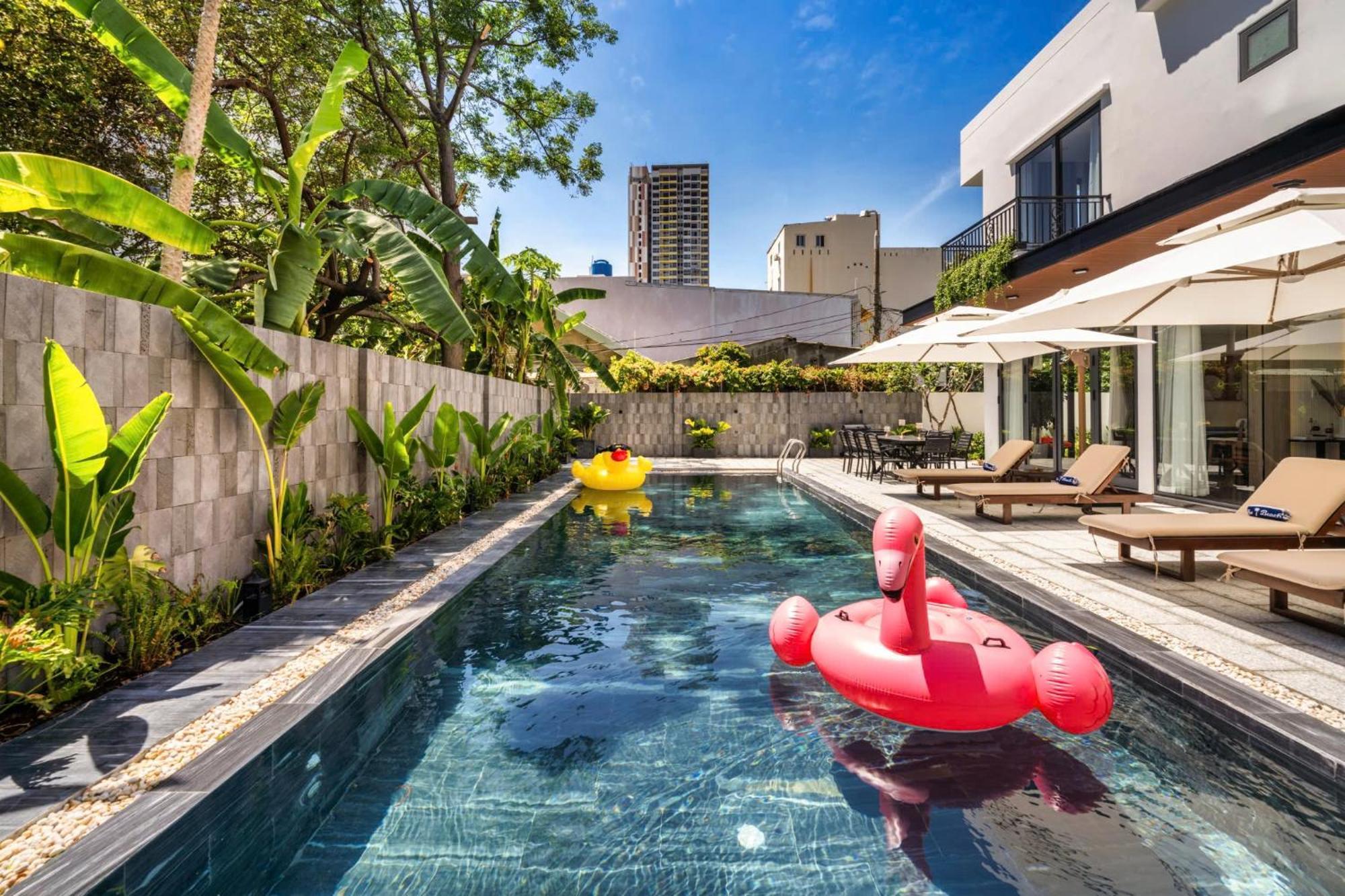 Villa Luxurious 500m Villa, Private Pool, 300m To Beach Da Nang