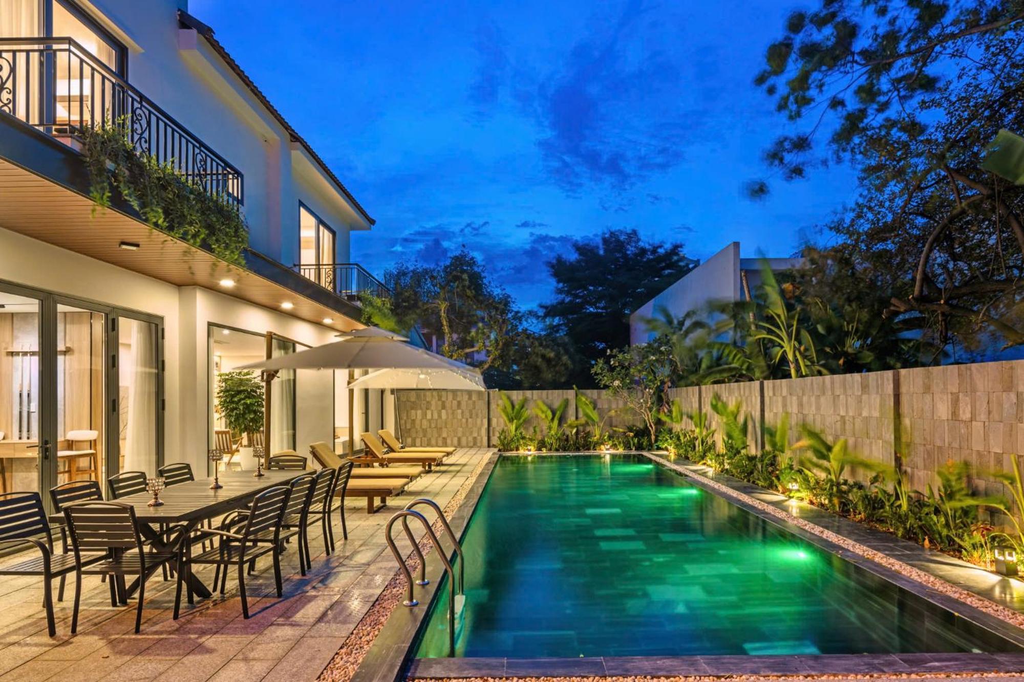 Villa Luxurious 500m Villa, Private Pool, 300m To Beach Da Nang